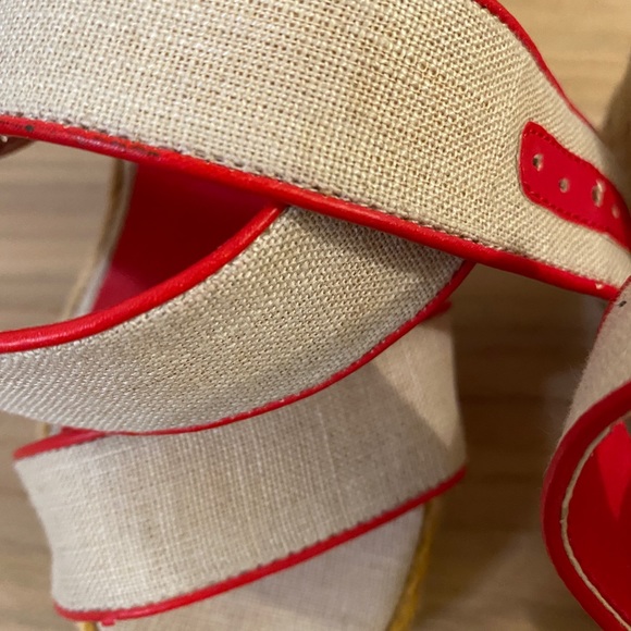 Jessica Simpson Wedge - Size 6 - Picture 8 of 10